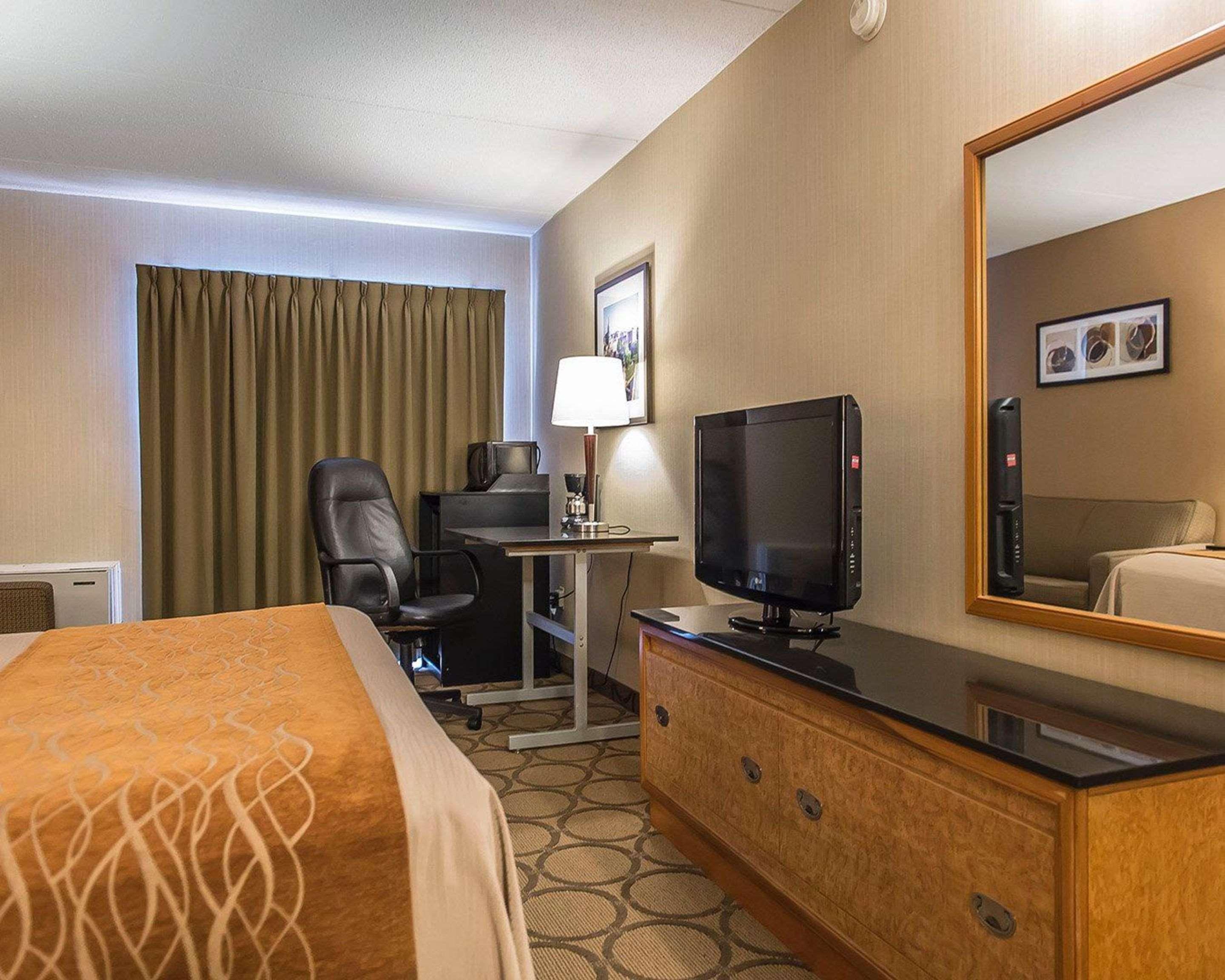 Comfort Inn Hwy 401 Kingston Eksteriør bilde