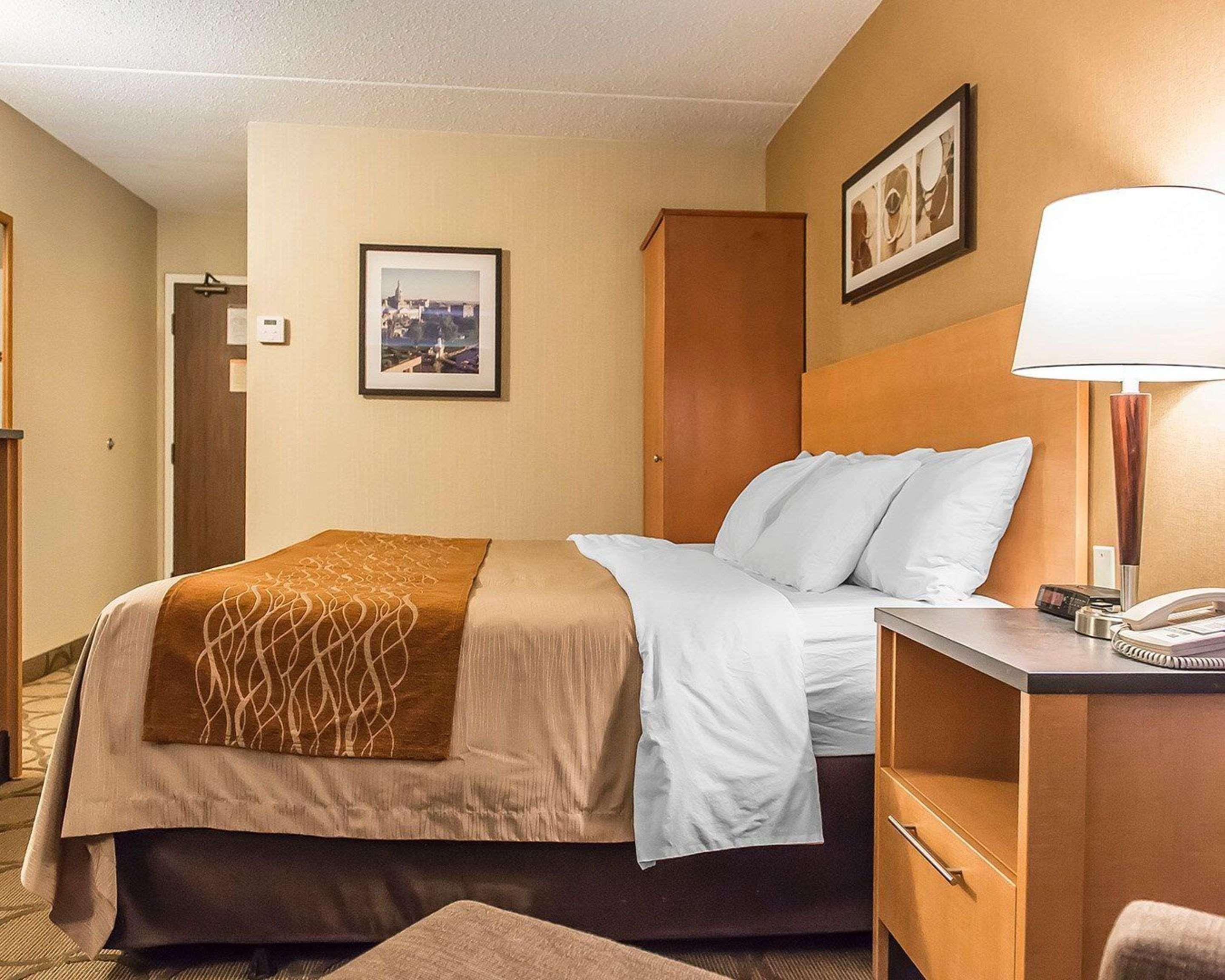 Comfort Inn Hwy 401 Kingston Eksteriør bilde