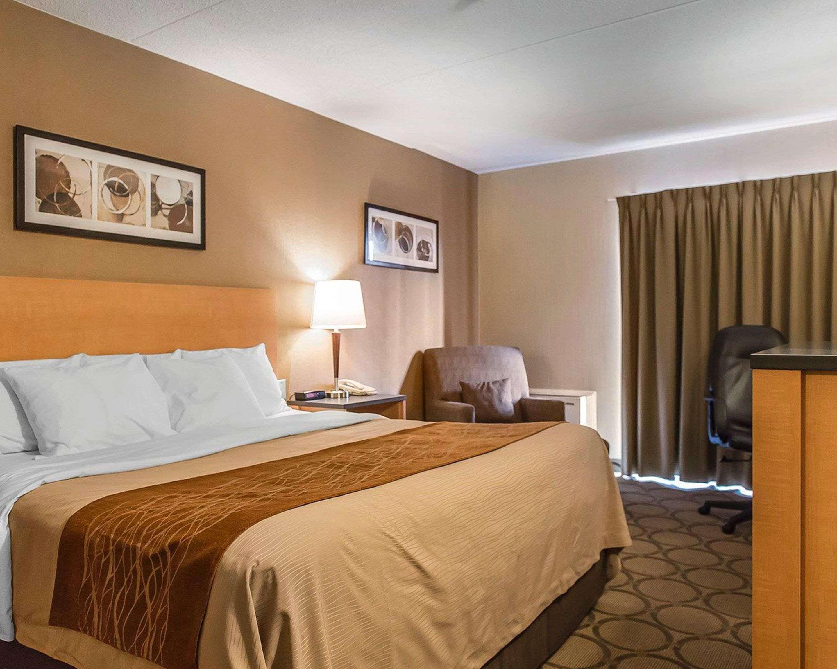 Comfort Inn Hwy 401 Kingston Eksteriør bilde