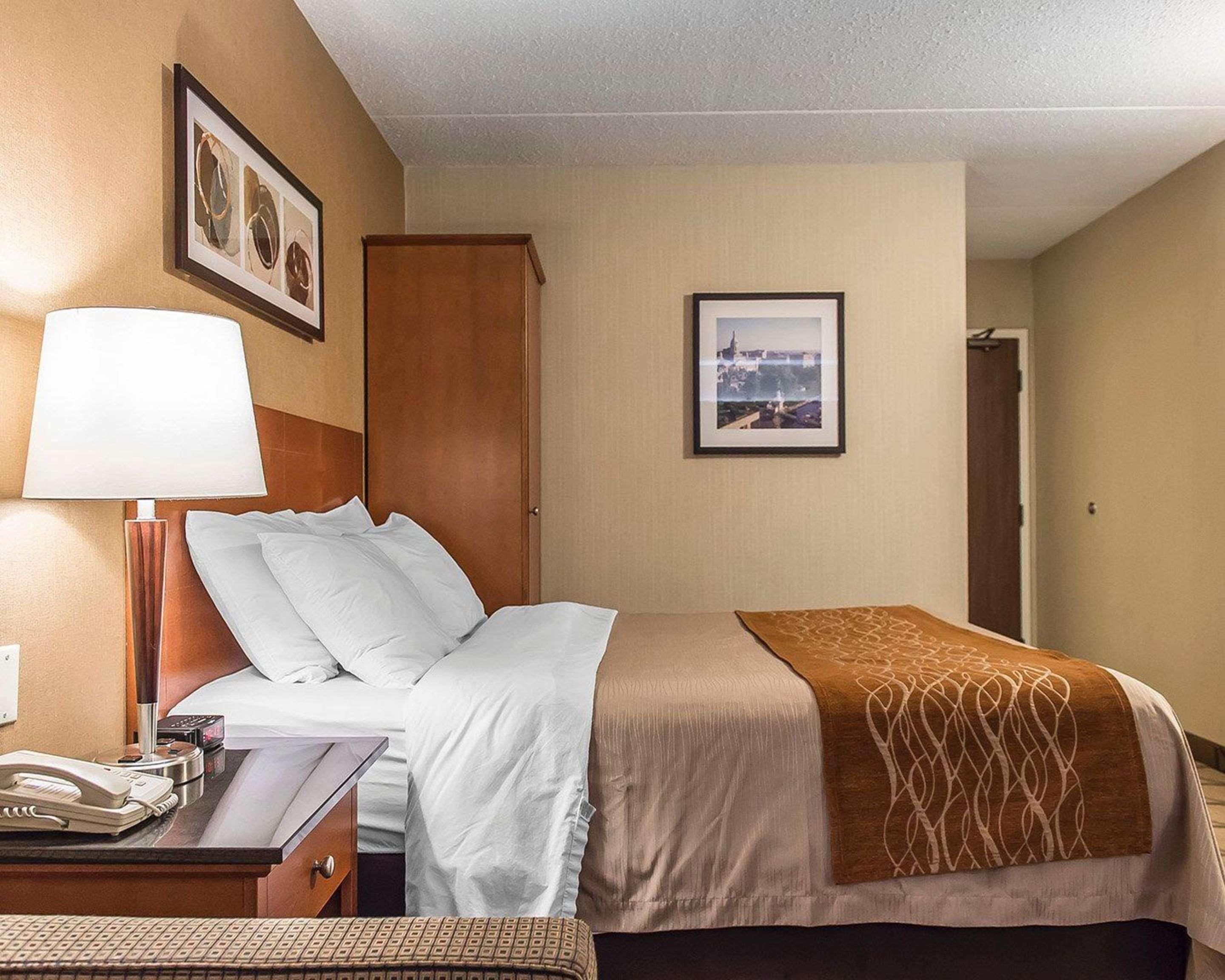 Comfort Inn Hwy 401 Kingston Eksteriør bilde