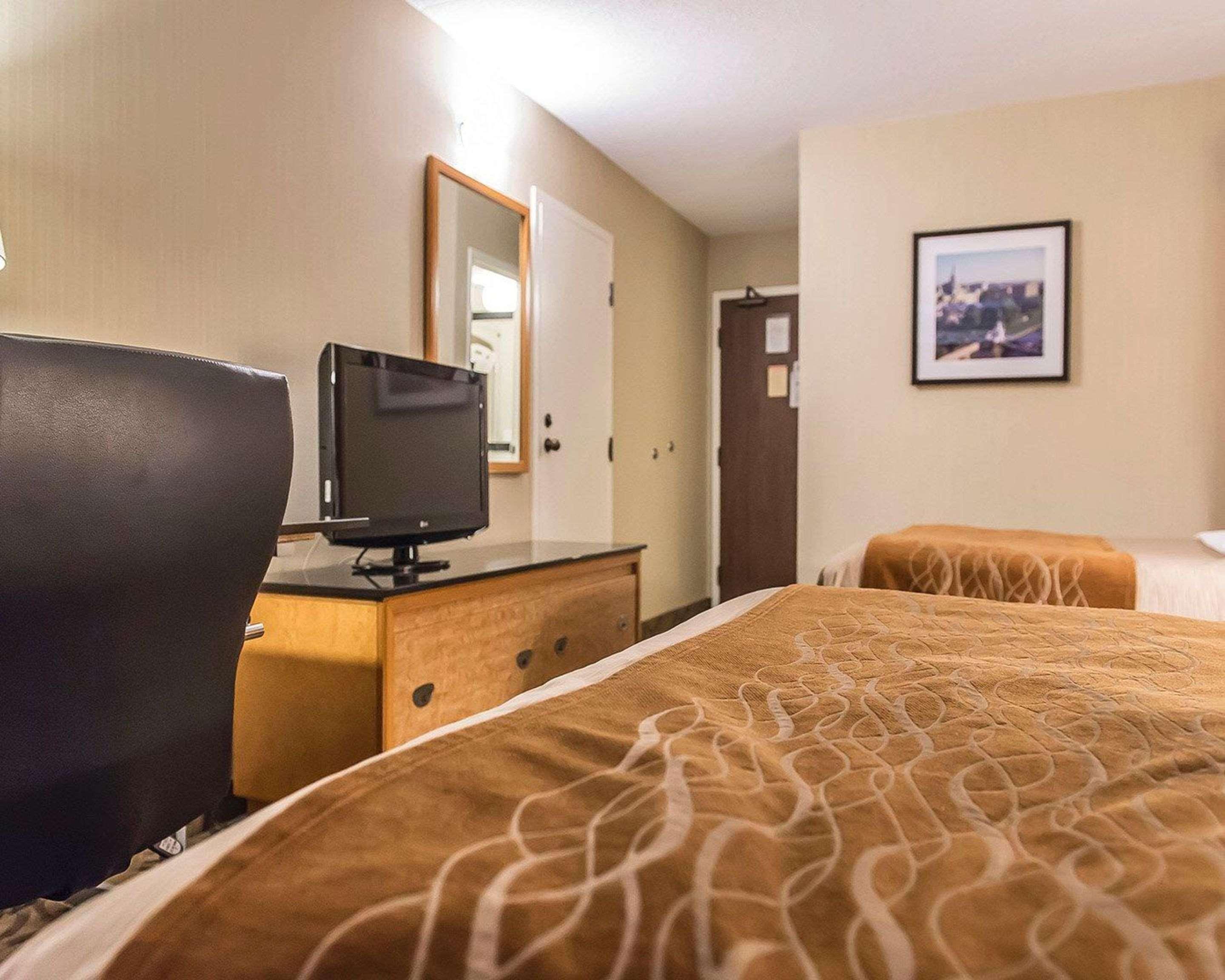 Comfort Inn Hwy 401 Kingston Eksteriør bilde