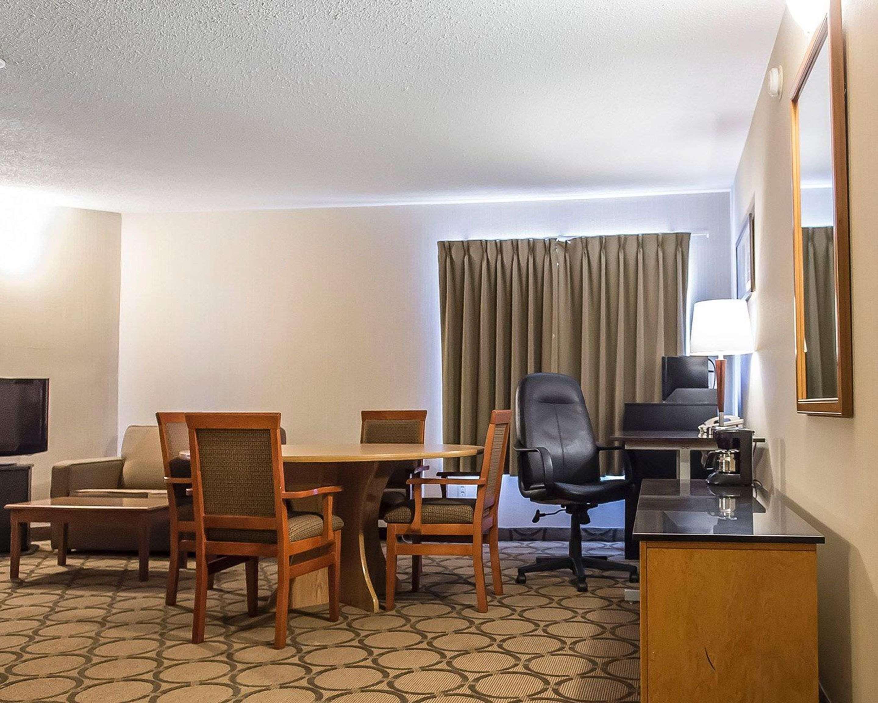 Comfort Inn Hwy 401 Kingston Eksteriør bilde