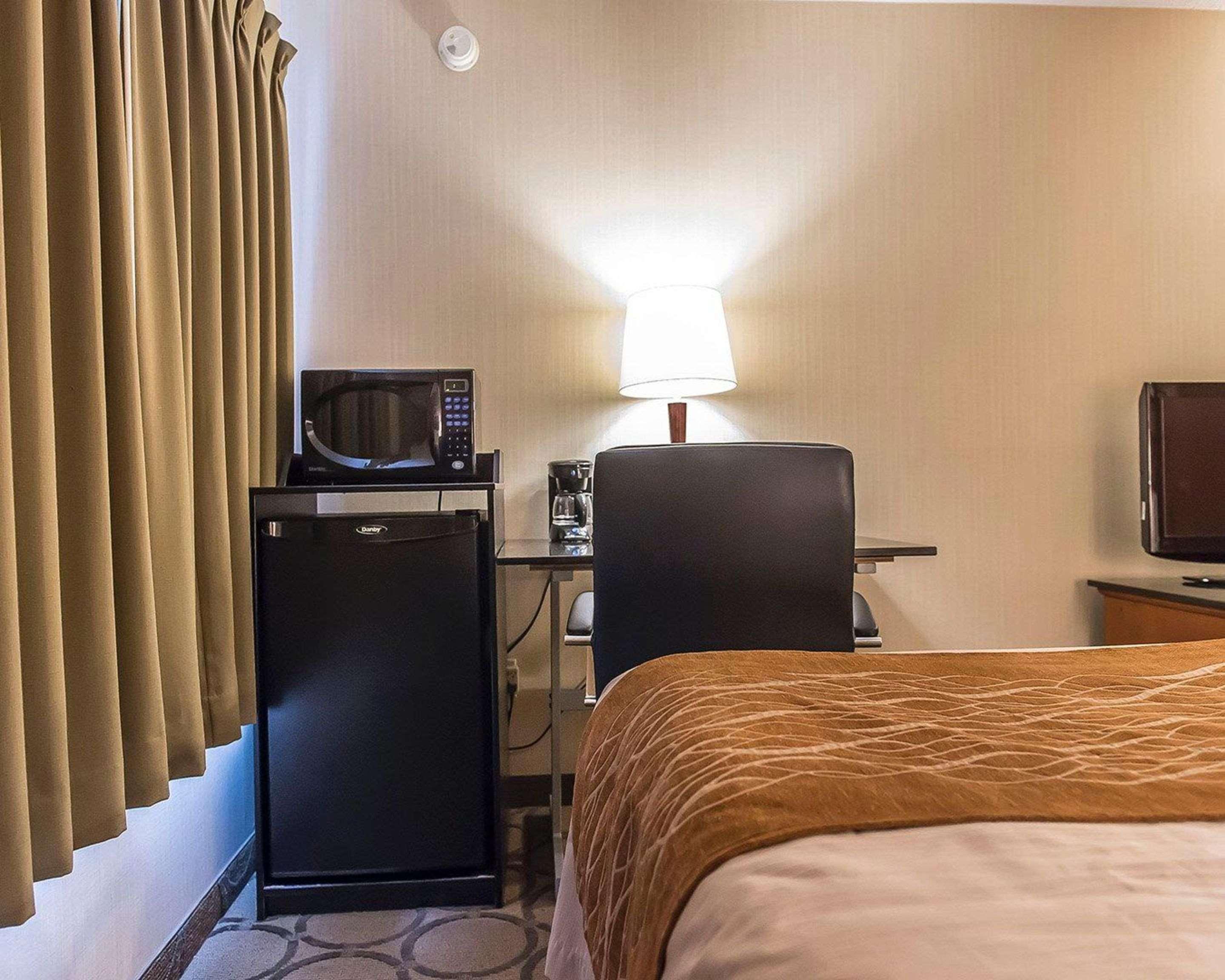 Comfort Inn Hwy 401 Kingston Eksteriør bilde