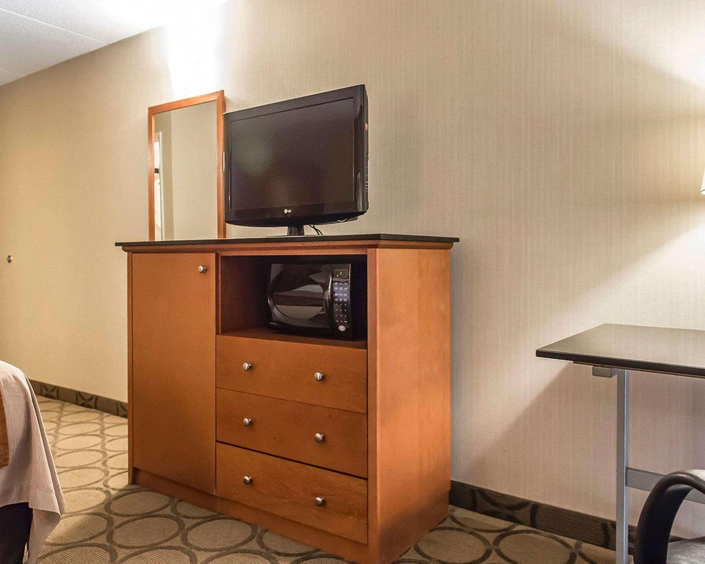 Comfort Inn Hwy 401 Kingston Eksteriør bilde