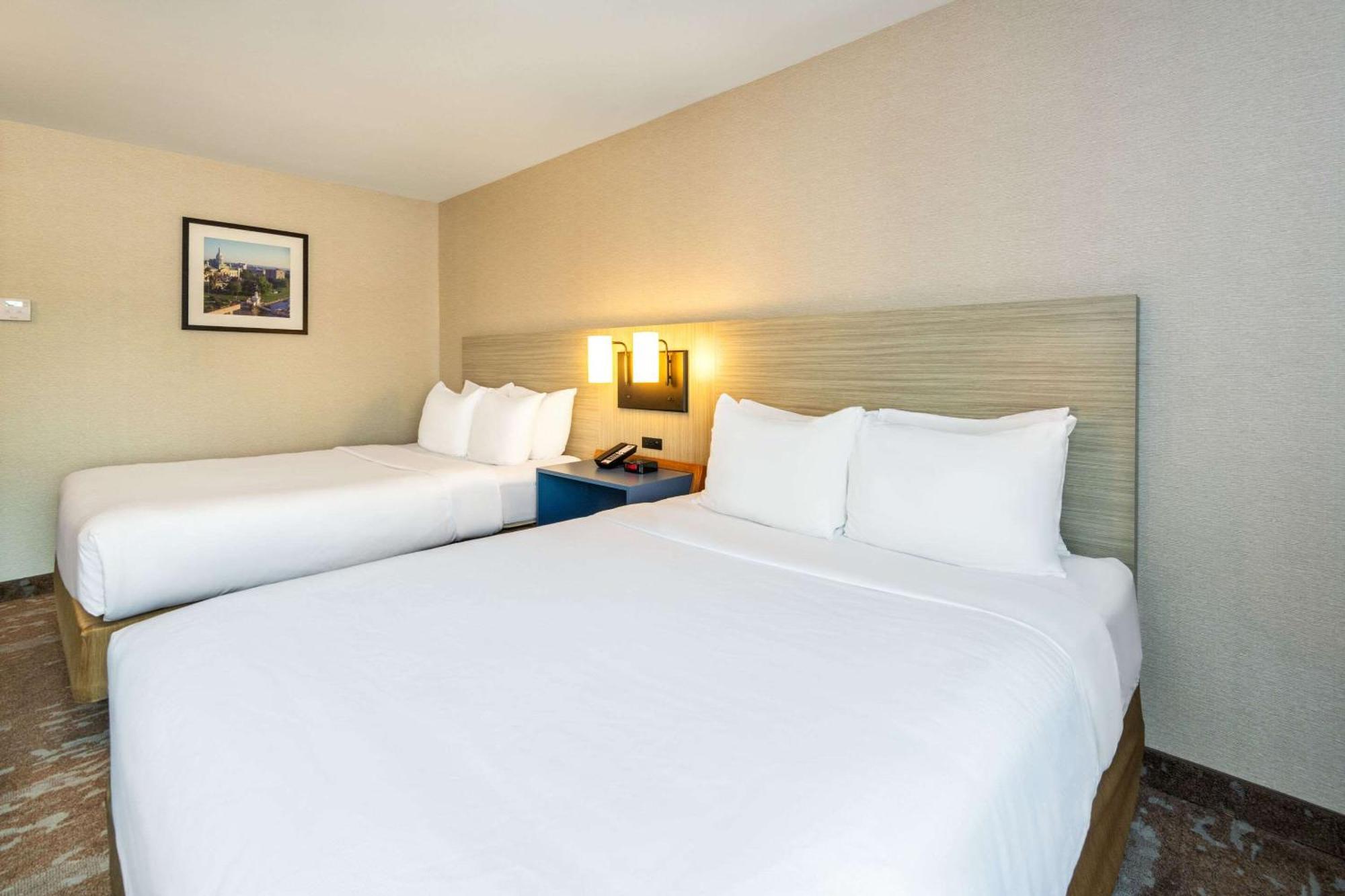 Comfort Inn Hwy 401 Kingston Eksteriør bilde